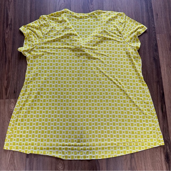 Susan Graver Short Sleeve Printed Blouse XL Yellow Geometric Liquid Knit Shirt - Picture 8 of 8